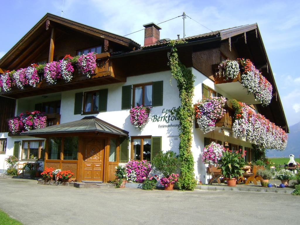 Landhaus Berktold Obermaiselstein Luaran gambar